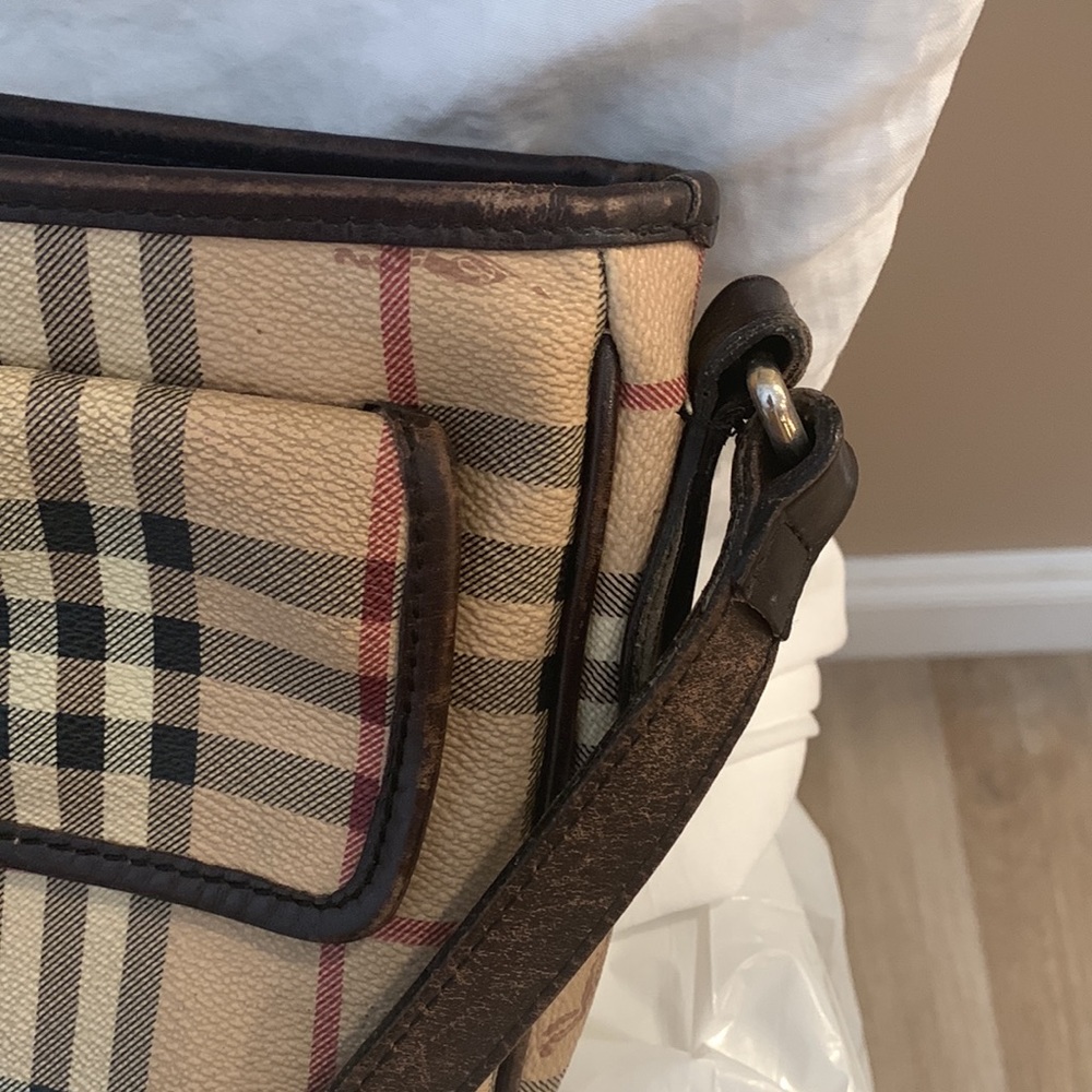 Burberry cross body - Picture 3 of 7